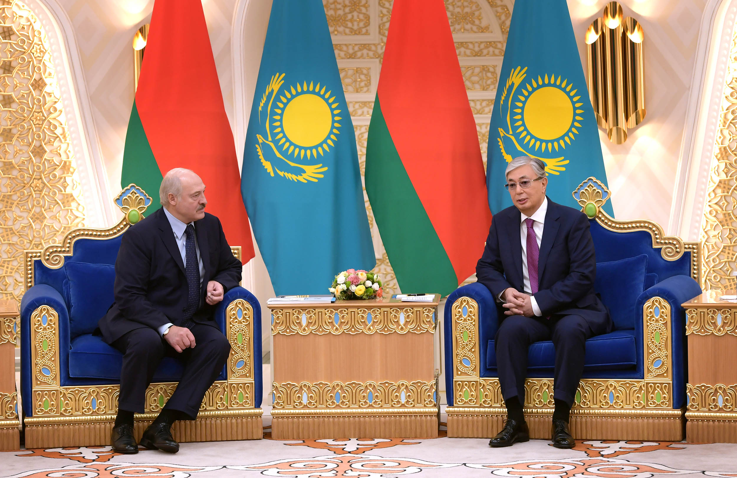 Қасым-Жомарт Тоқаев Александр Лукашенкомен шағын құрамда келіссөздер жүргізді