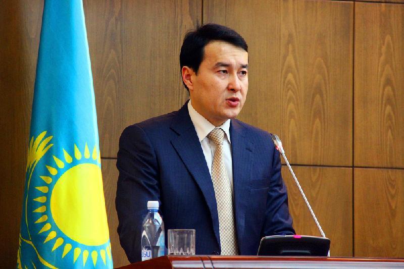 Әлихан Смайылов: Жеке тұлғалардың қолма-қол ақшасыз аударымдарын тексеру – ешқандай жоспарда жоқ