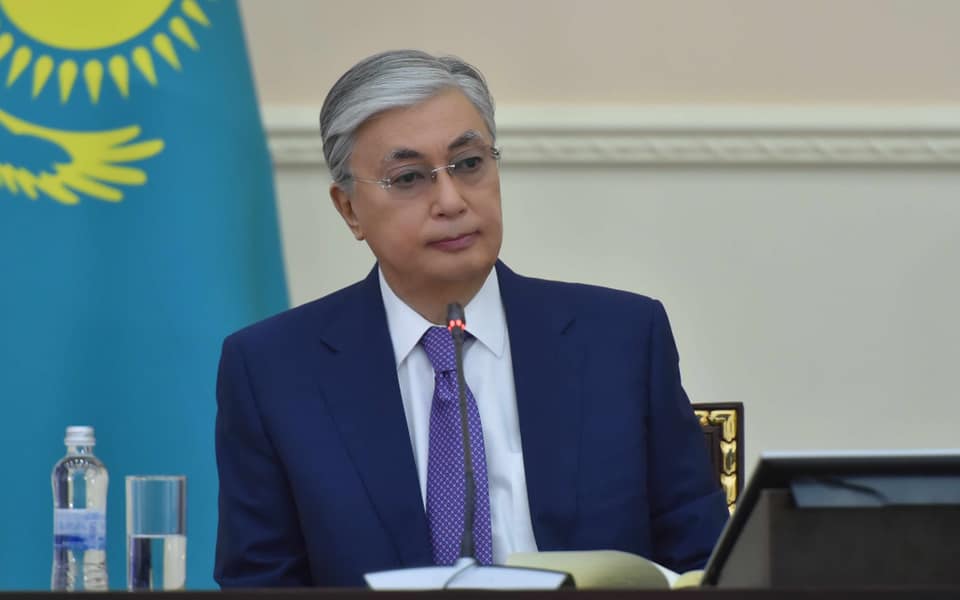 Жерді латифундистерден қайтаруға кімдер кедергі болды?