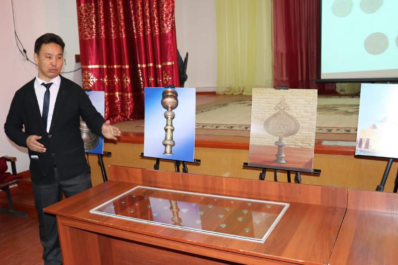Түркістанда ұлттық валюта күніне орай теңгелер көрмесі ұйымдастырылды