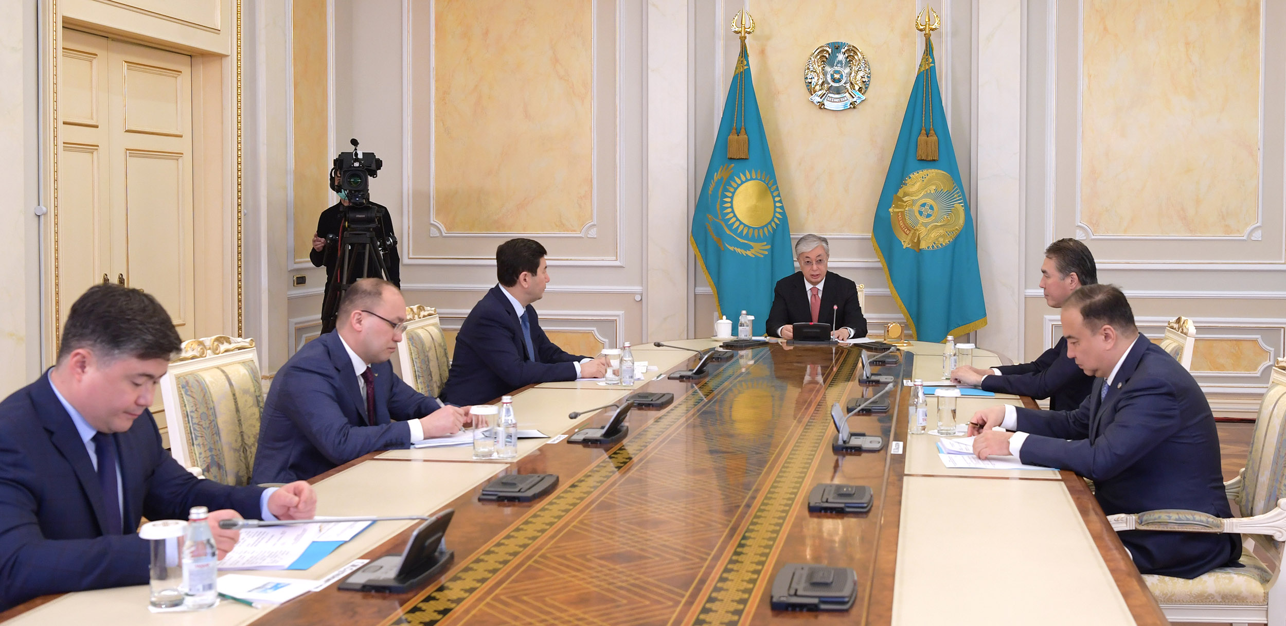 Қ. Тоқаев: Карантиндік шектеулер әр өңірдегі жағдайдың жақсаруына қарай біртіндеп алынады