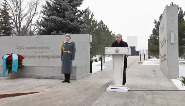 Қасым-Жомарт Тоқаев Алматыда Қаңтар оқиғасына арналған мемориалды ашты